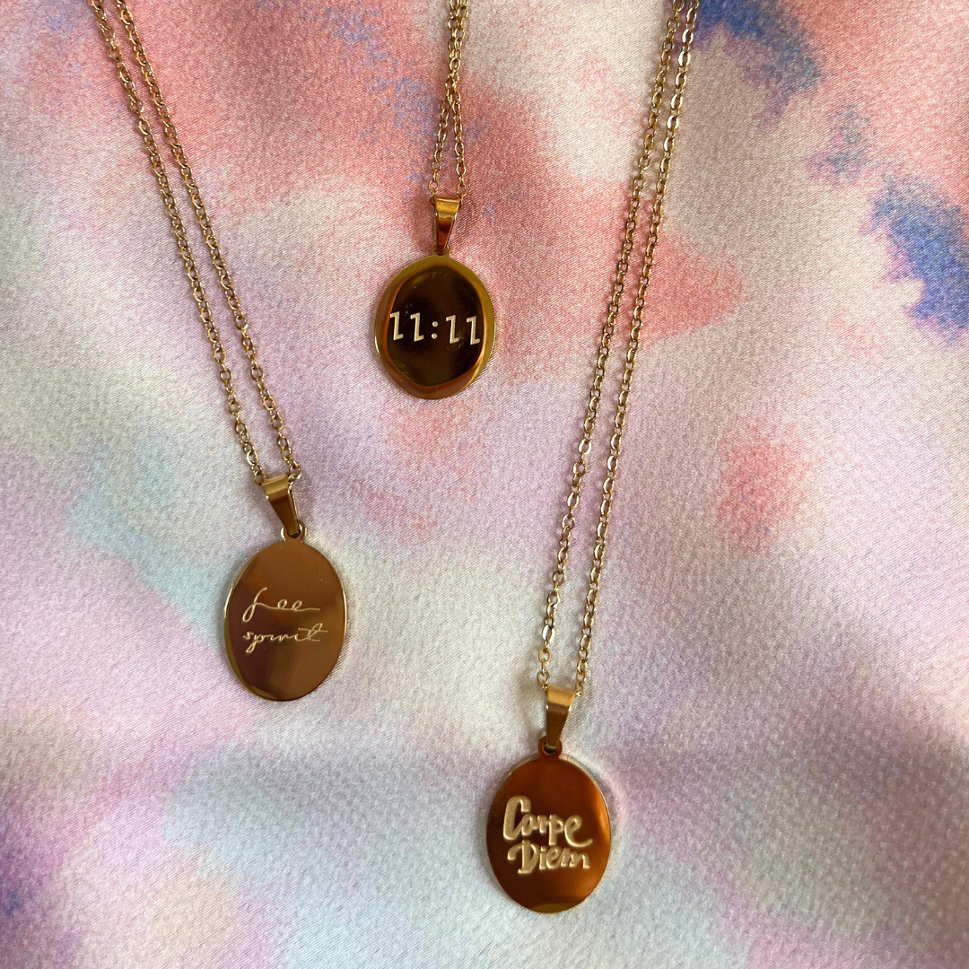 Collar frase <Free Spirit>